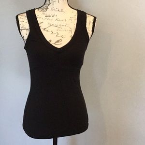 Super cute shelf bra workout tank by alo